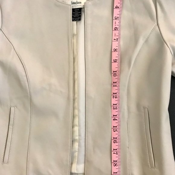 Neiman Marcus round neck cropped buttonless 3/4 sleeves leather blazer - Picture 9 of 10